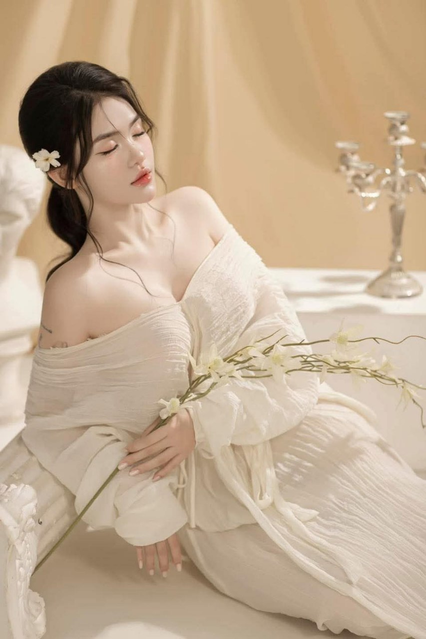đến nhà chị họ ở nhờ, thằng em bị chị họ cướp mất đời trai